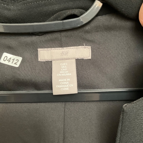 #0412 Black Blazer Size S Brand H&M - Picture 3 of 3